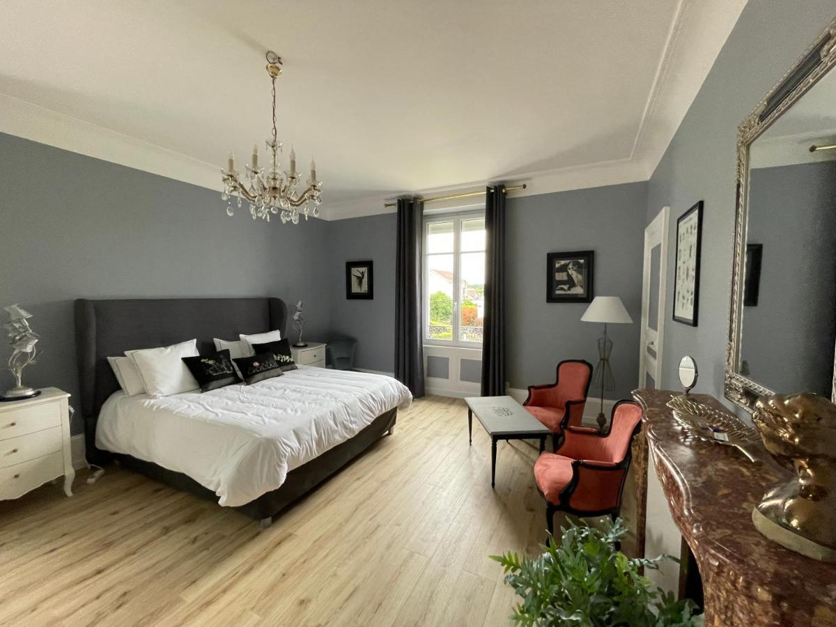La Maison Bleue « La Charade » Таон-ле-Вож Экстерьер фото
